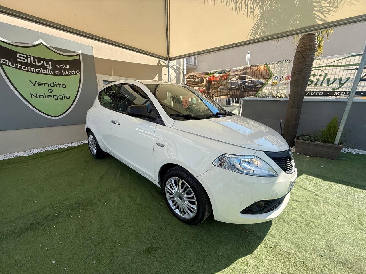 Lancia Ypsilon 1.2 69 CV 5 porte S&S Platinum