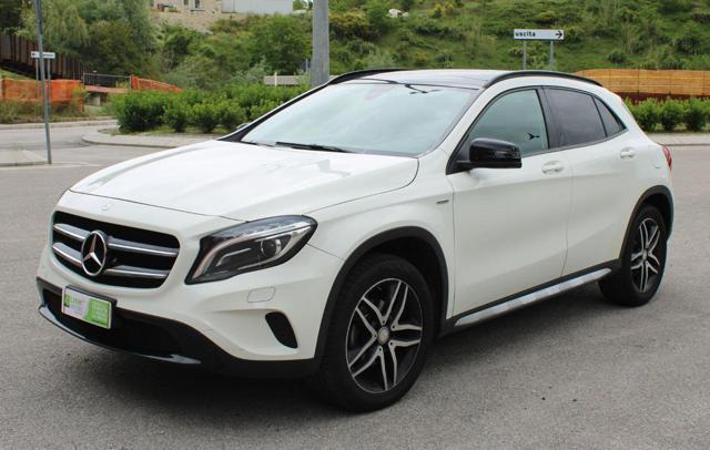 MERCEDES-BENZ GLA 200 d Automatic Premium