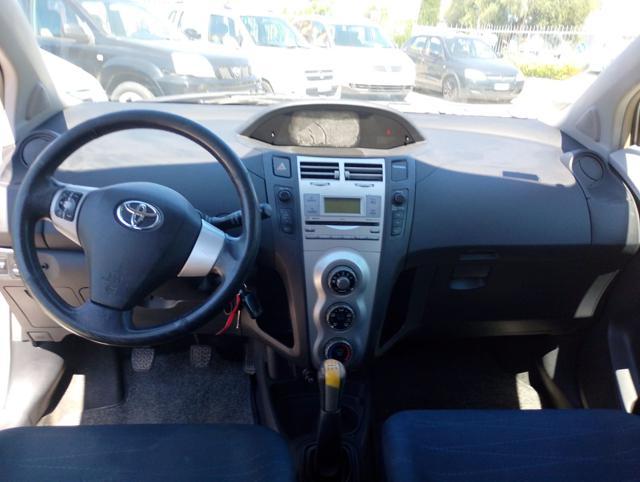 TOYOTA Yaris 1.0 5 porte Sol