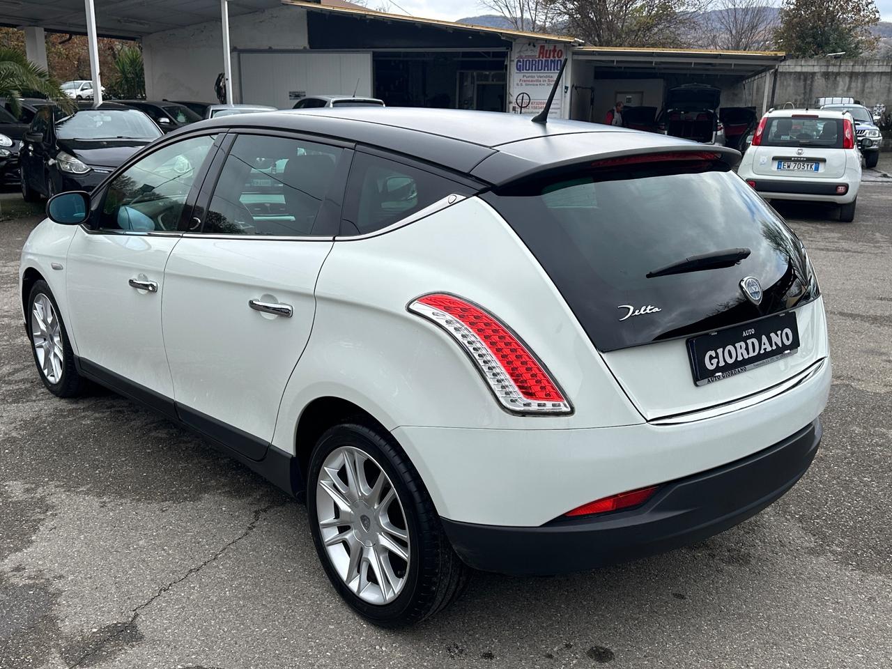 Lancia Delta 1.6 MJT 120 cv bicolor