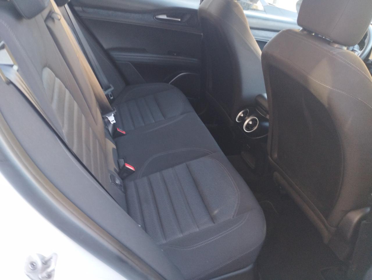 Alfa Romeo Stelvio 2.2 Turbodiesel 160 CV AT8 Business