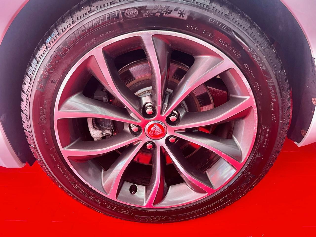 JAGUAR XF 2,2 D LUXURY 190CV PELLE TOTALE NAVIGATORE CERCHI CAMBIO AUTOMATICO