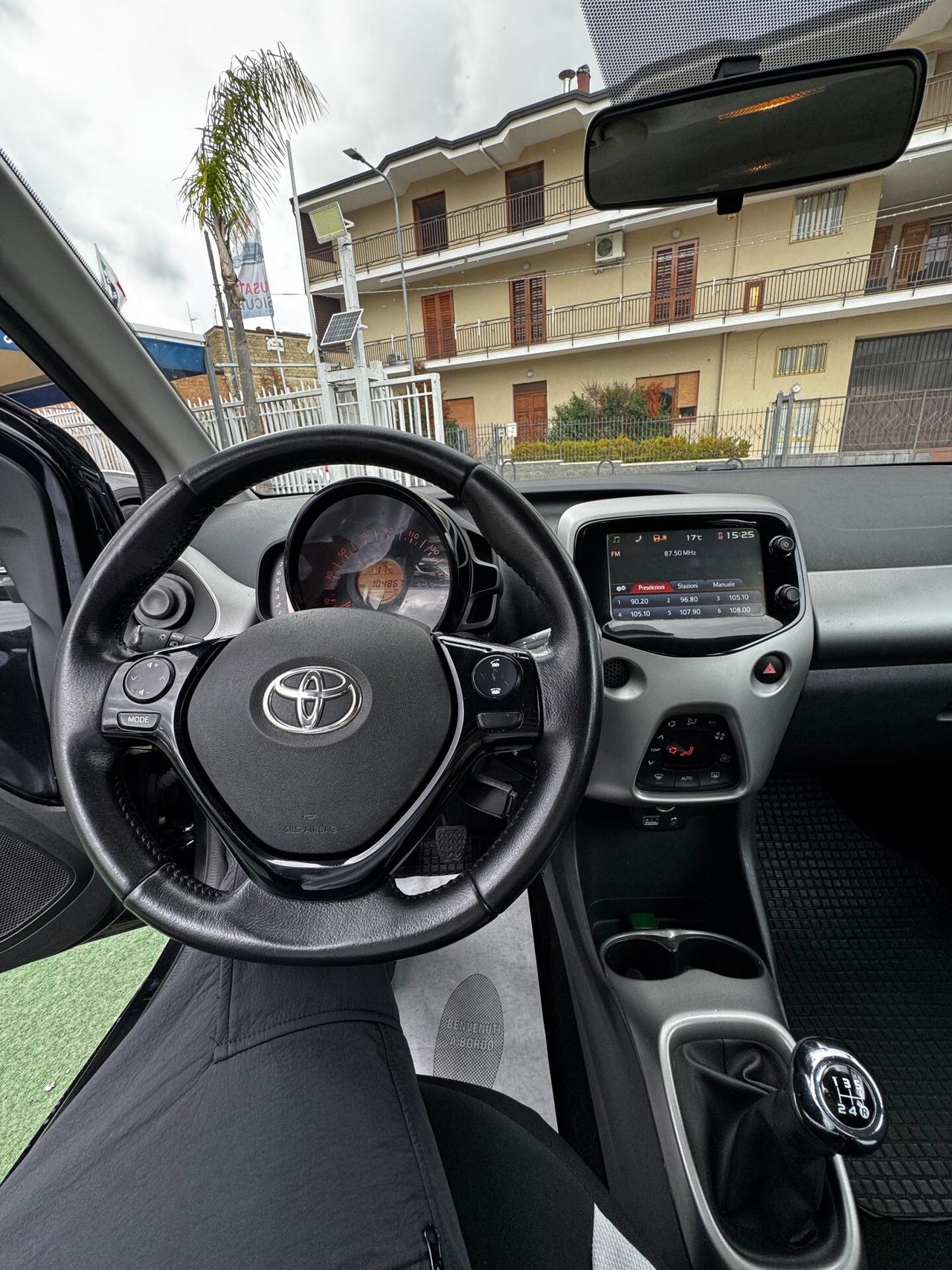 Toyota Aygo 1.0 VVT-i 69 CV 5 porte x-business