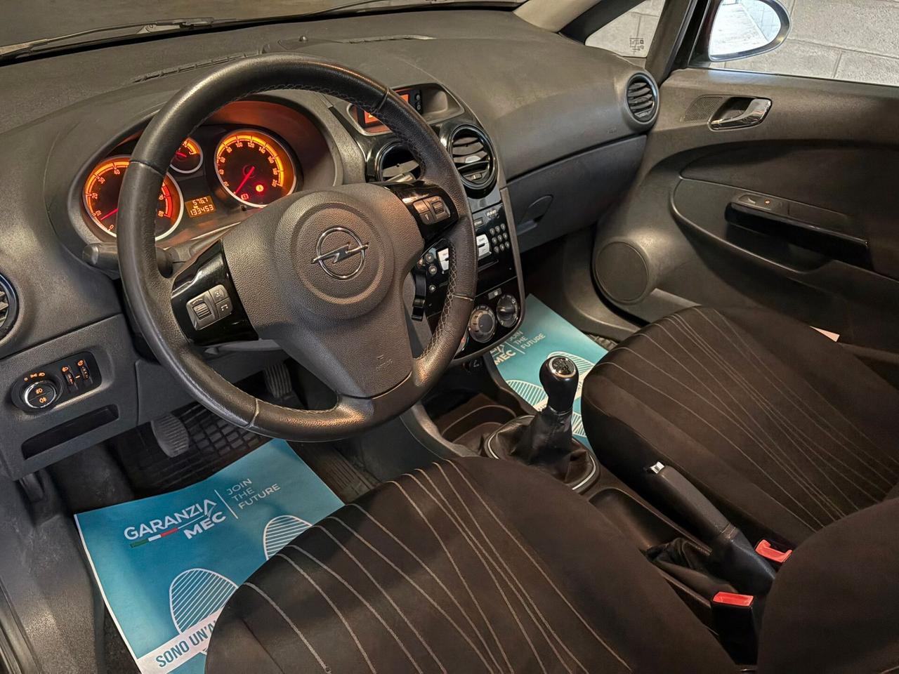 Opel Corsa 1.2 3 porte Club