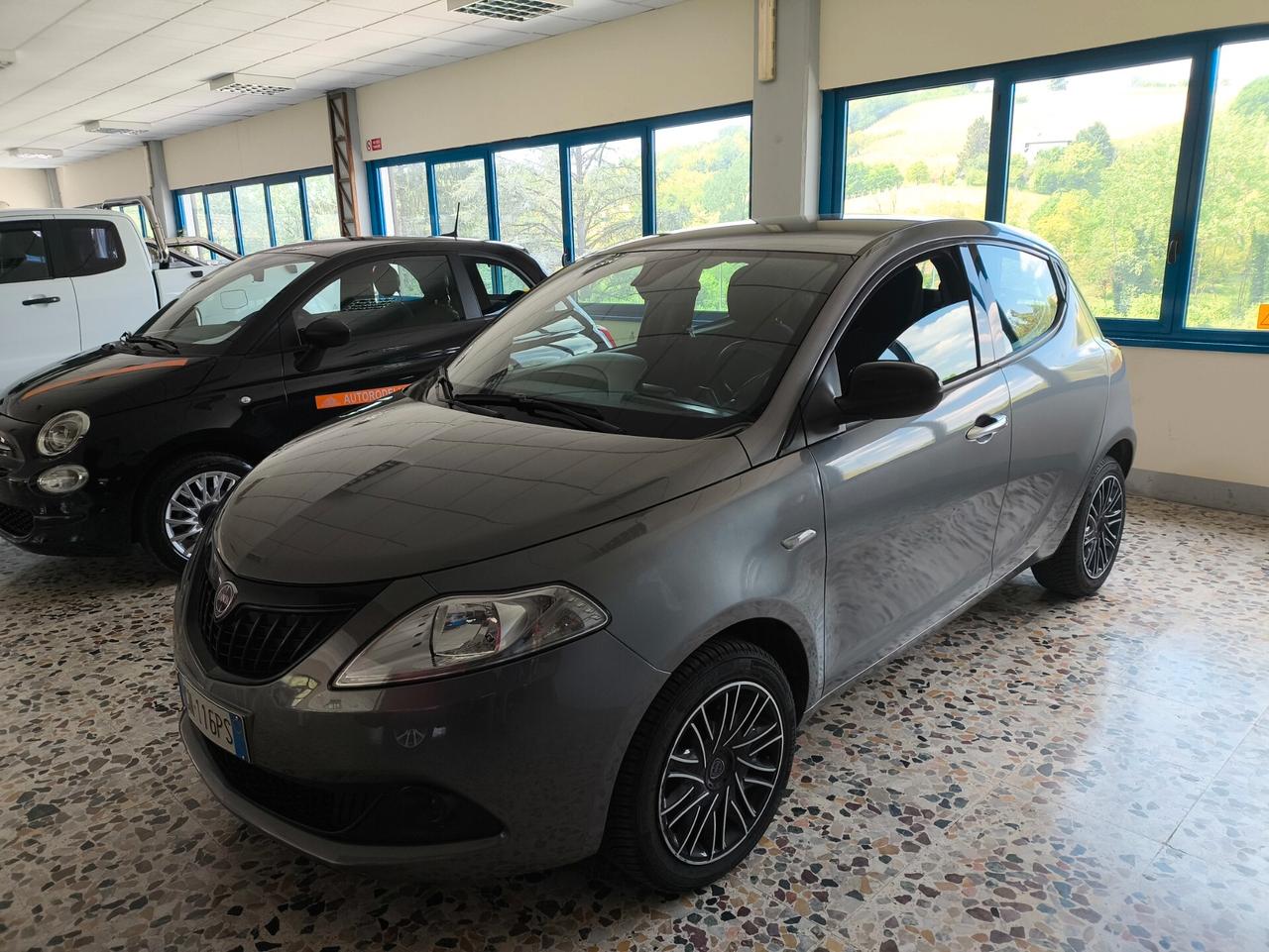 Lancia Ypsilon 1.0 FireFly 5 porte S&S Hybrid Silver Plus