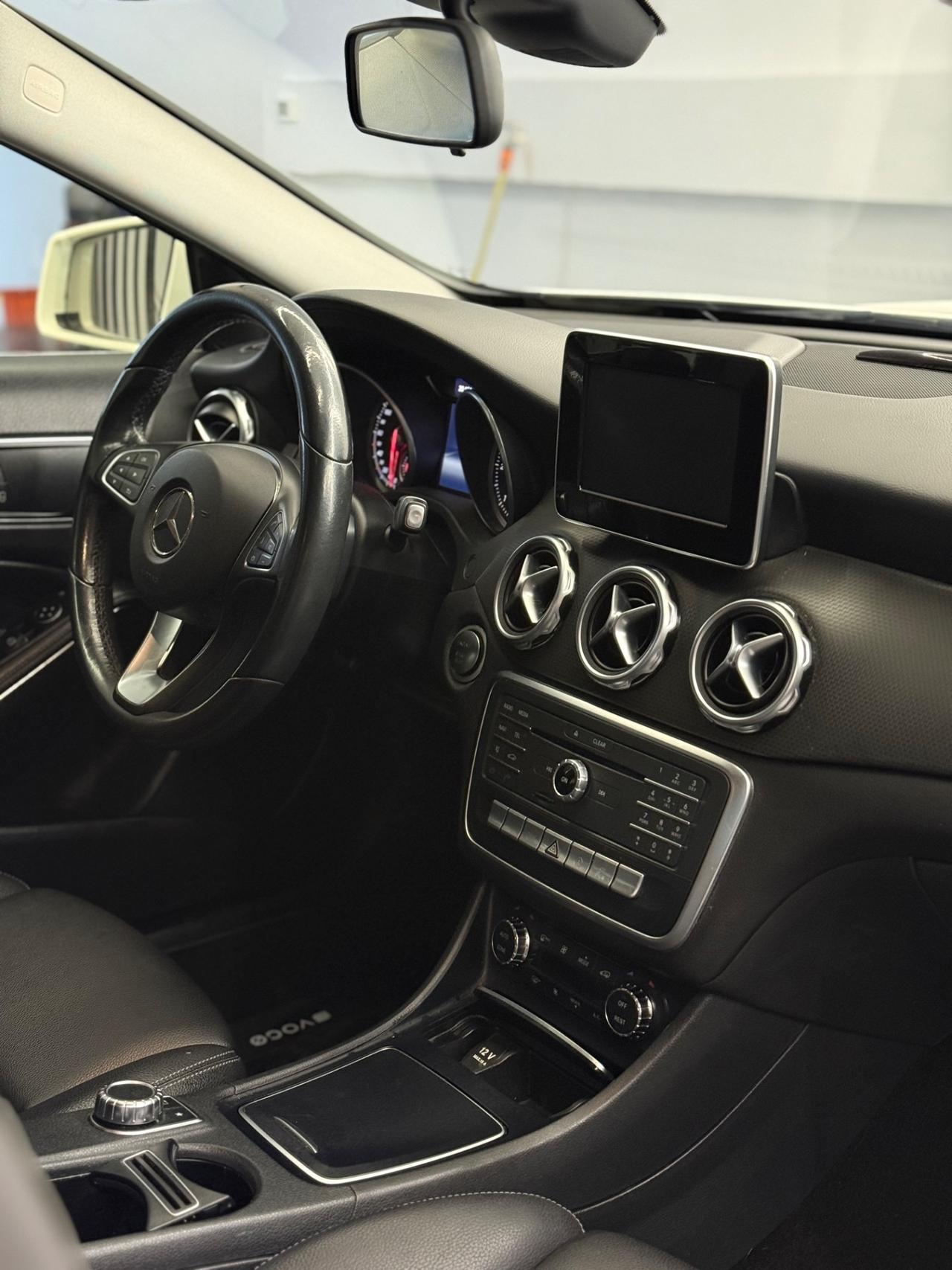 Mercedes-benz GLA 180 d Automatic Business
