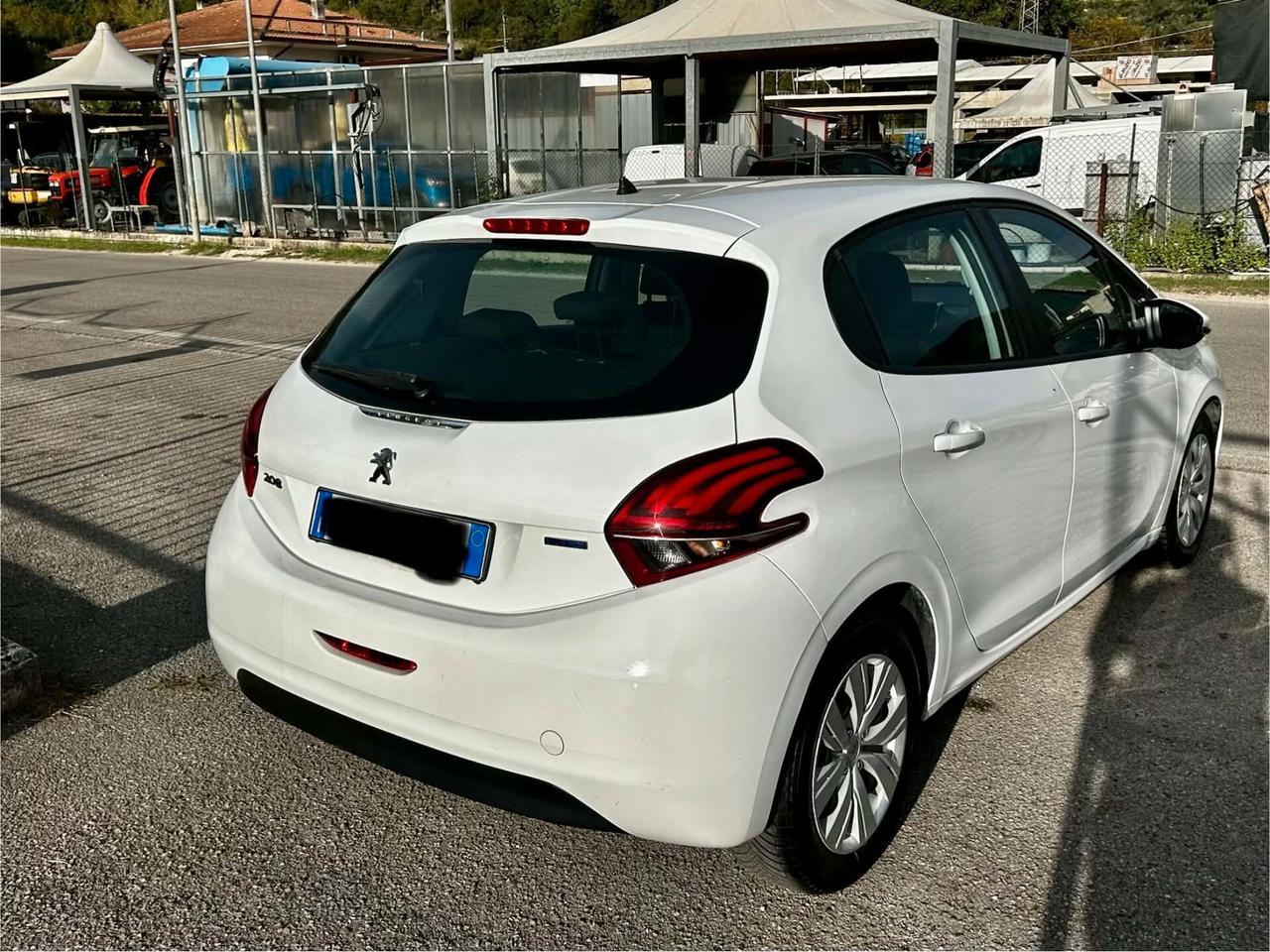 Peugeot 208 BlueHDi 75 5 porte EURO 6 NEOPATENTATI
