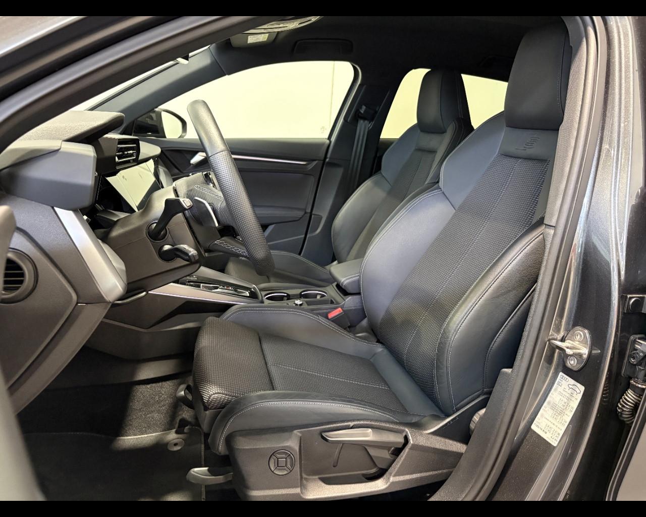 AUDI A3 SPORTBACK 2.0 TDI S-TRONIC S-LINE EDITION