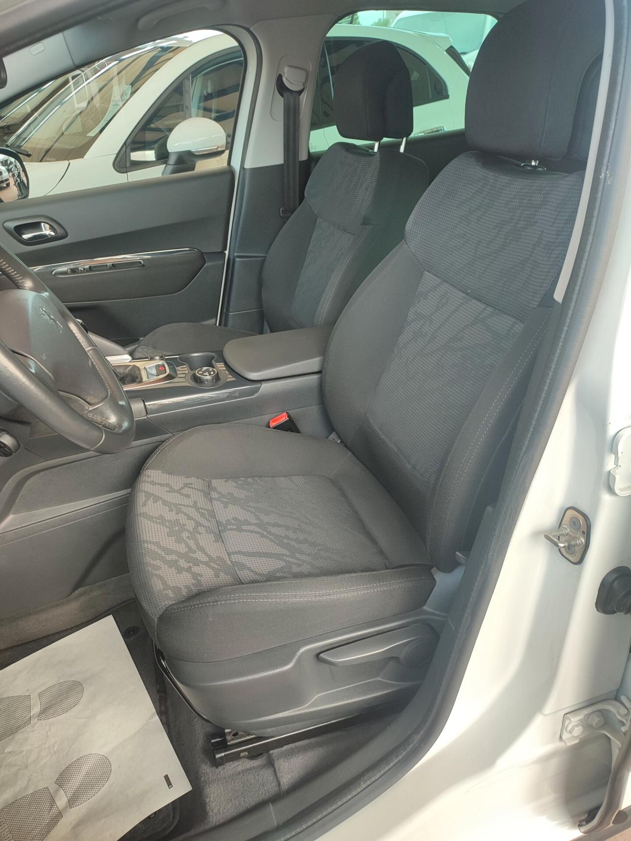 Peugeot 3008 1.6 HDi 112CV Business