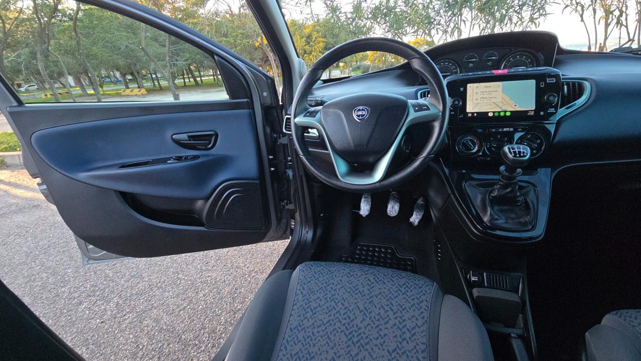 Lancia Ypsilon 1.0 FireFly 5 porte S&S Hybrid Gold