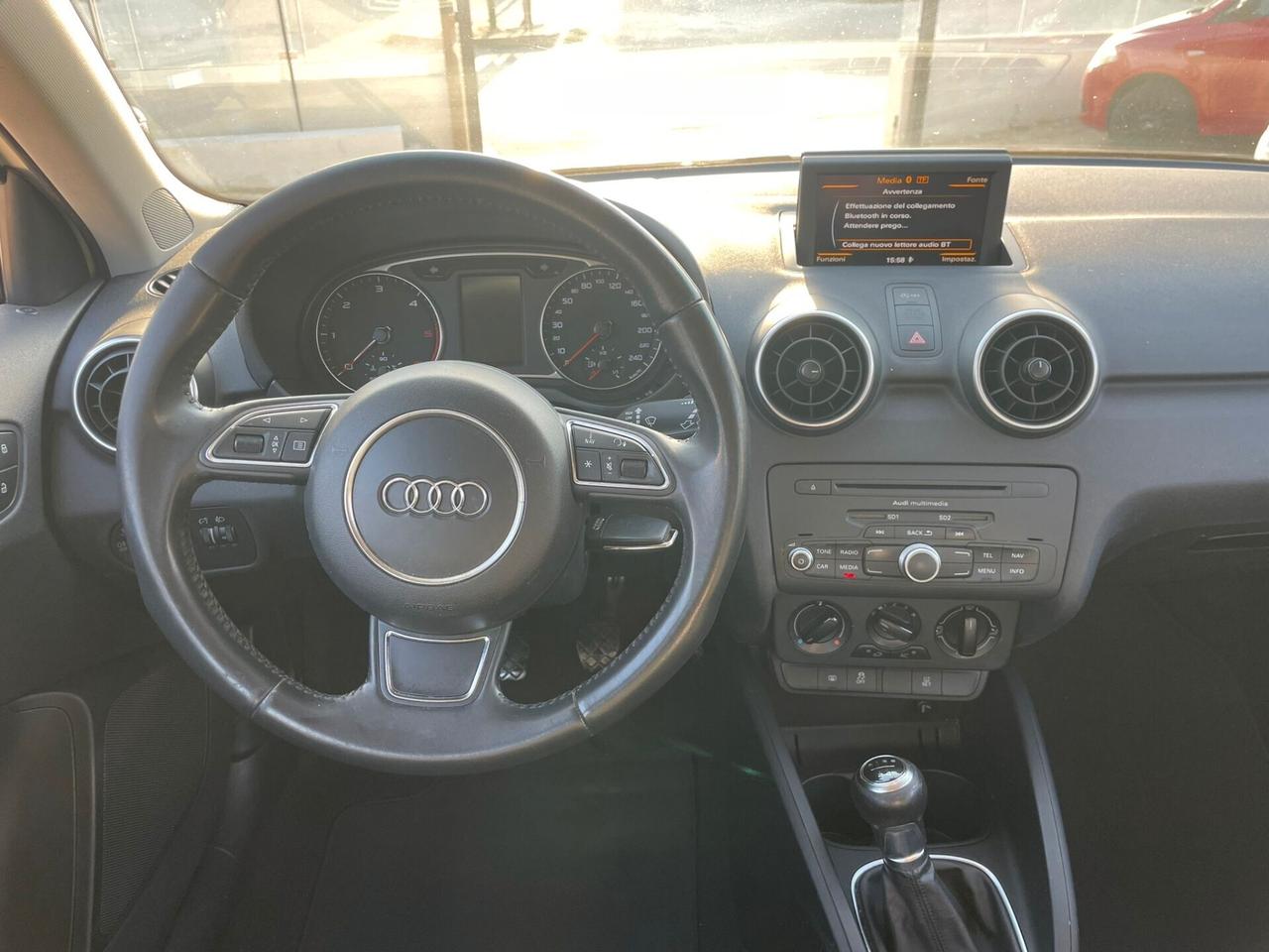 Audi A1 SPB 1.6 TDI Attraction 5P 90 cv