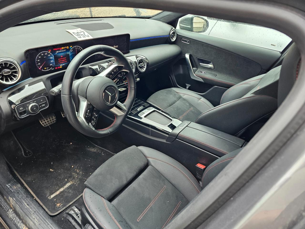 SINISTRATA Mercedes-benz A 250 e hybrid EQ AMG Line Premium