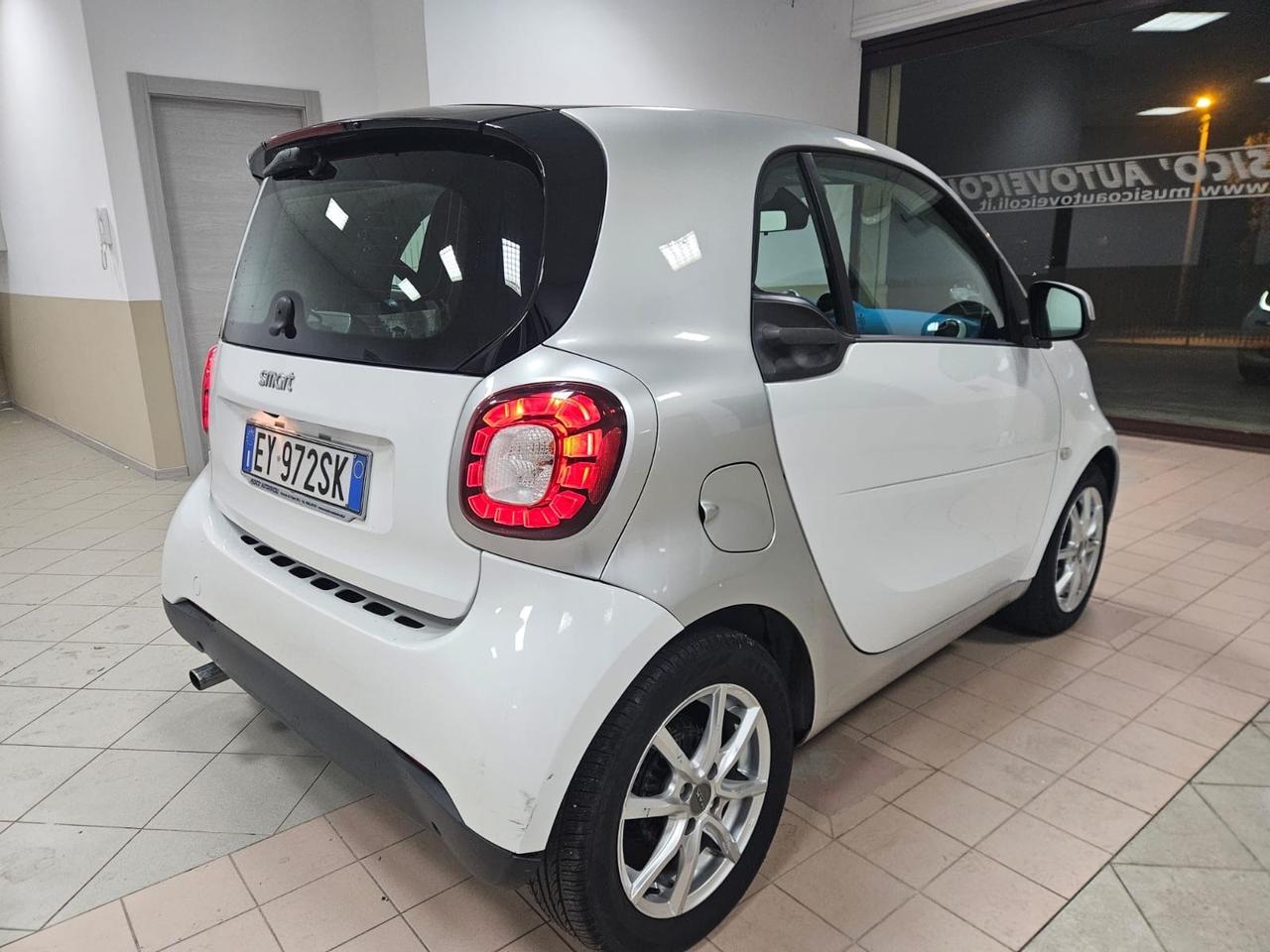 Smart ForTwo 1000 52 kW MHD coupé pure