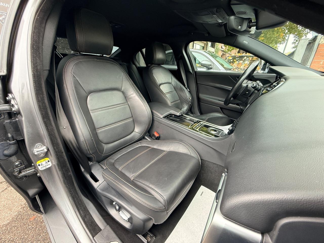 Jaguar XE 2.0 D 180 CV AWD aut. Prestige