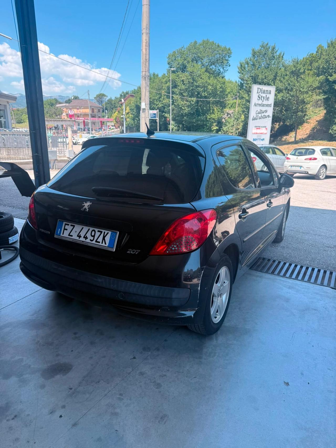Peugeot 207 1.4 HDi 70CV 5p. ONE Line