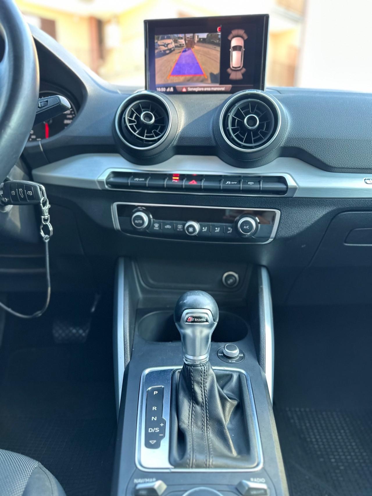 Audi Q2 30 TDI Business