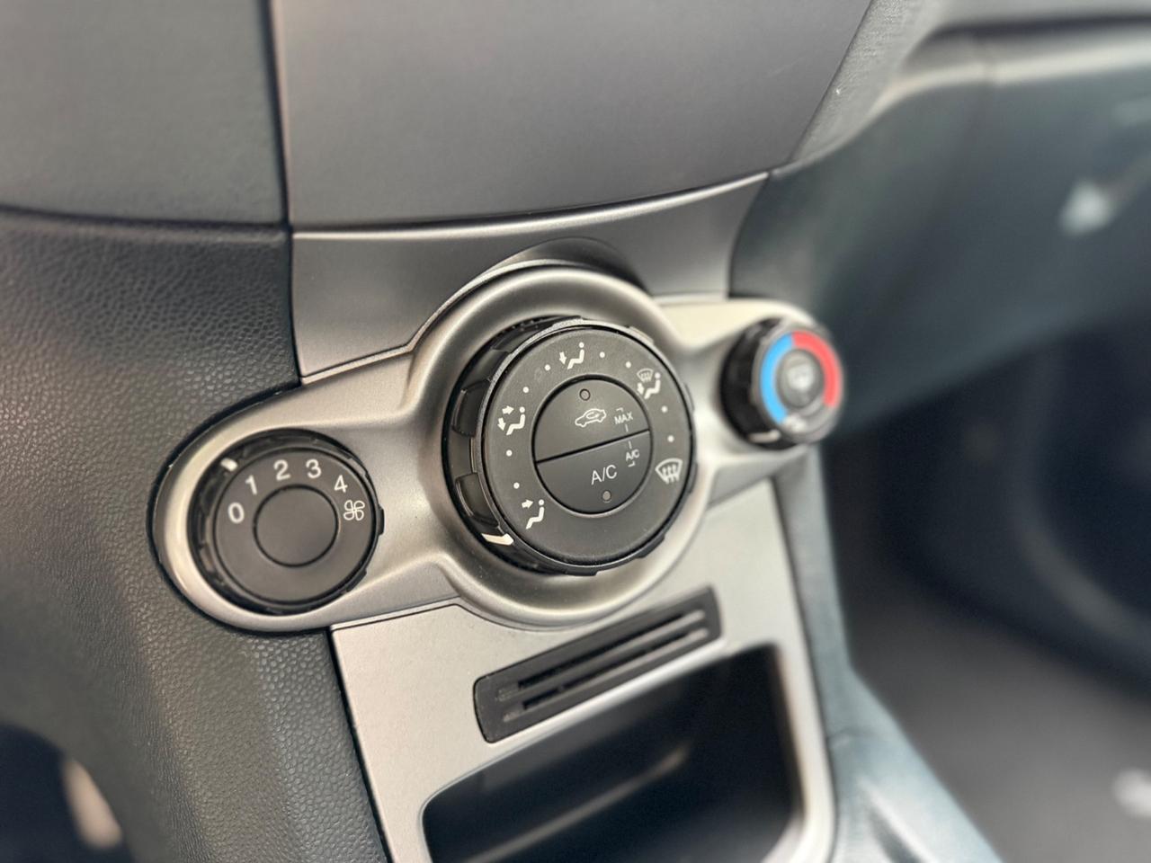 Ford Fiesta 1.4 TDCi 5p. NEOPATENTATI
