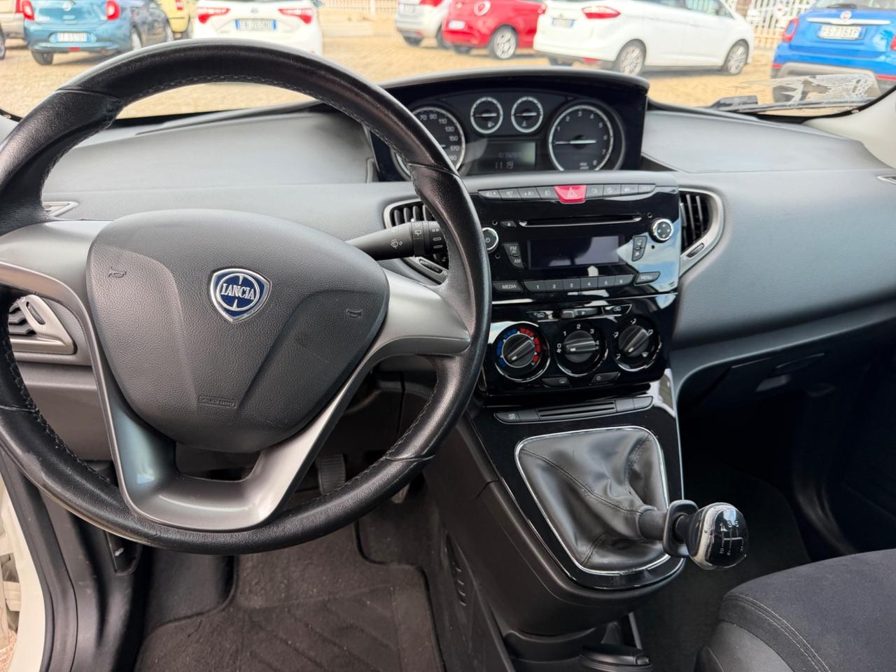 Lancia Ypsilon 1.2 69 CV 5 porte S&S Gold