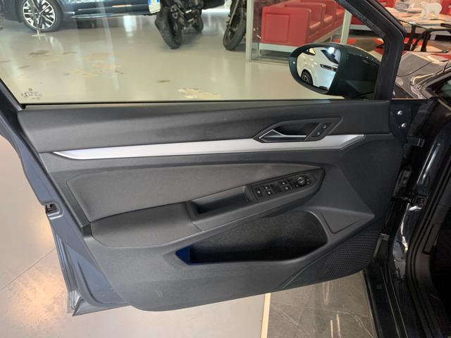 VOLKSWAGEN Golf 1.0 eTSI EVO DSG Life