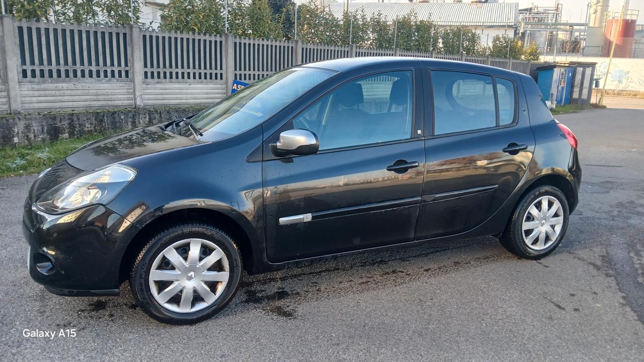 Renault Clio 1.2 16V 5 porte Dynamique