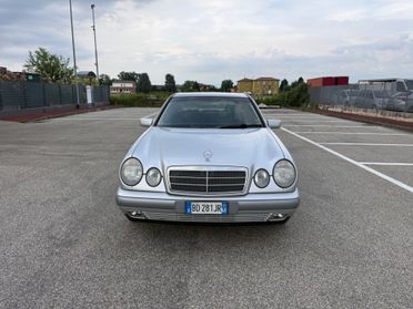 Mercedes-benz E 200 cat Classic