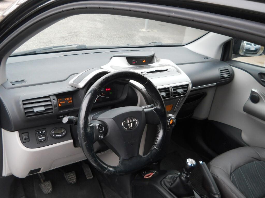 Toyota iQ 1.4 DIESEL 66 KW 90 CV 6 MARCE OK NEO PATENTATI