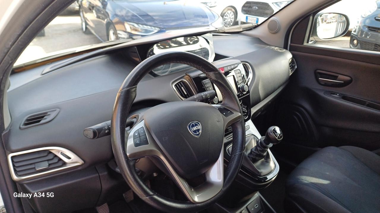 Lancia Ypsilon 1.0 FireFly 5 porte S&S Hybrid Ecochic Gold