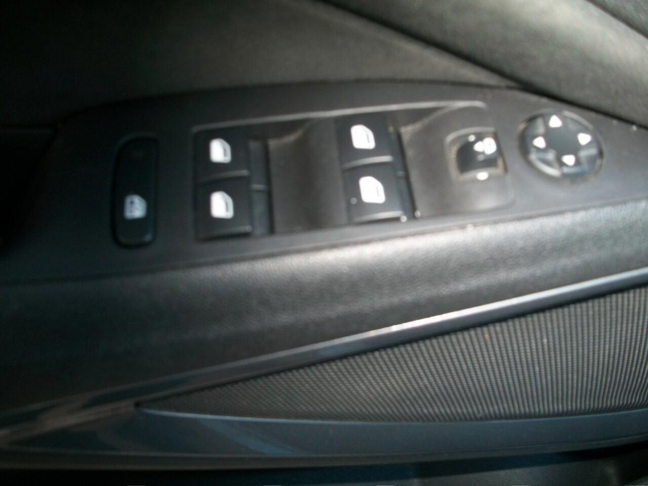 Opel Crossland 1.2 / 12V 110 CV Start&Stop Elegance KM69650 EURO 14990,00 COMPRESO IVA SU FATTURA BI COLORE GARANZIA UN ANNO