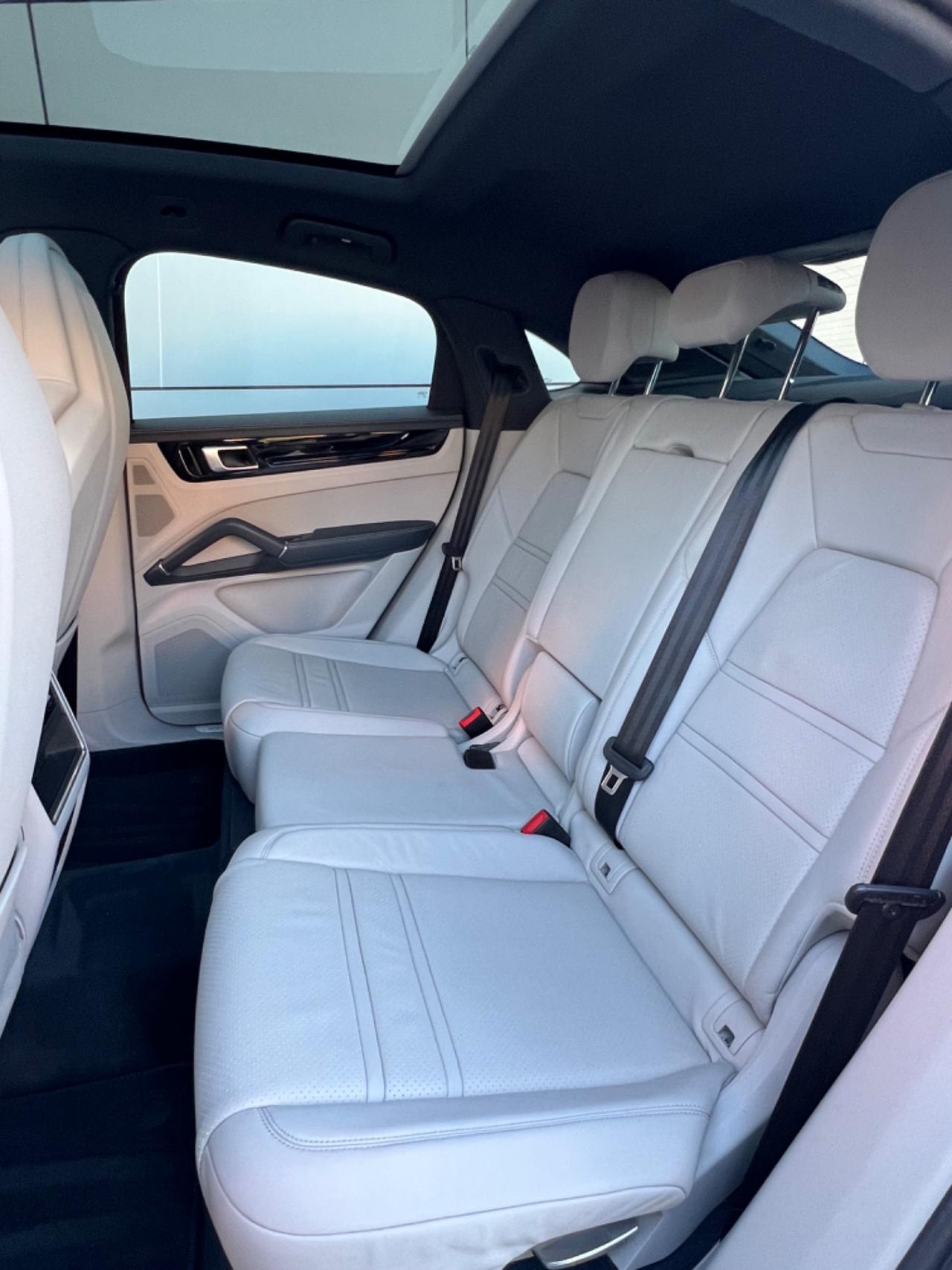 Porsche Cayenne Coupe 3.0 e-hybrid tiptronic