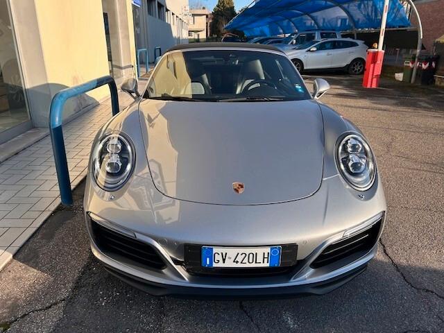 Porsche 911 Carrera 4S Cabriolet PDK Interni heritage design