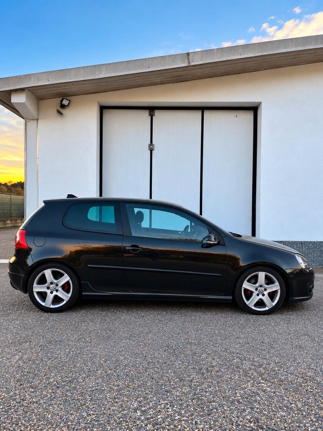 Volkswagen Golf 1.9 TDI DPF 3p. s Sportline