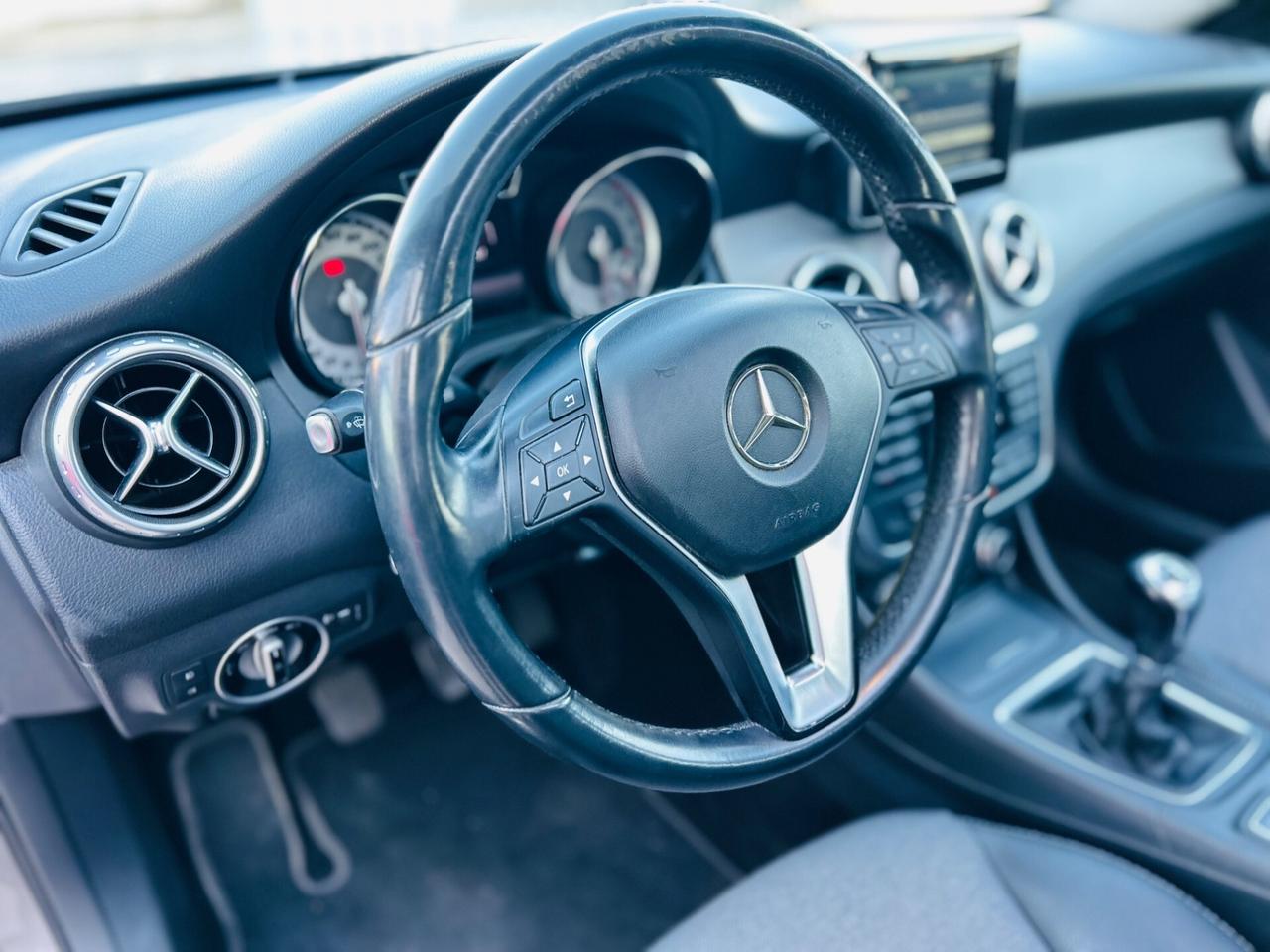 Mercedes-benz GLA 200 d Premium