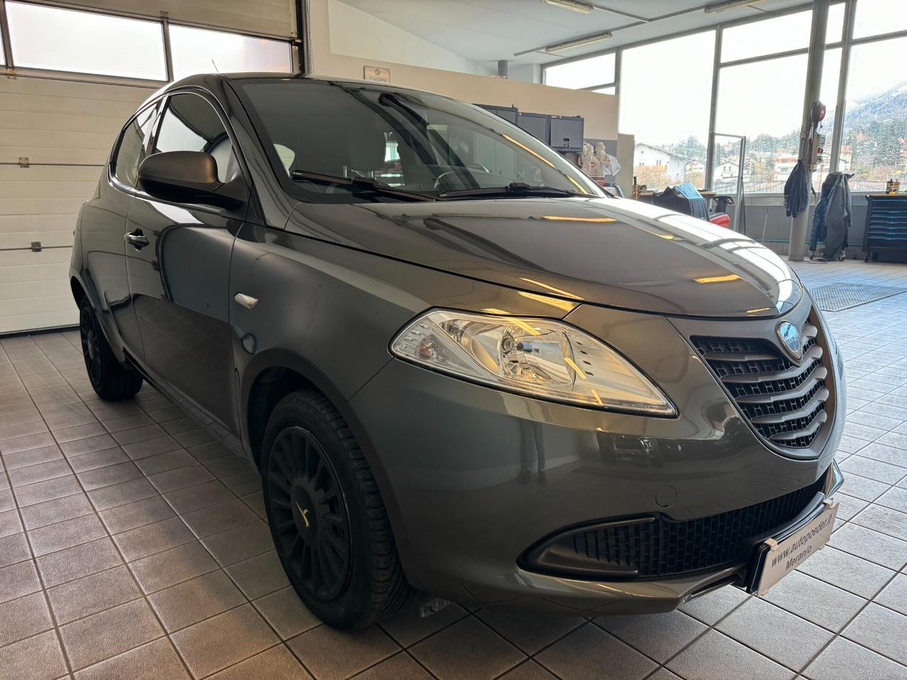 Lancia Ypsilon 1.2 69 CV 5 porte Elefantino Neopatentati