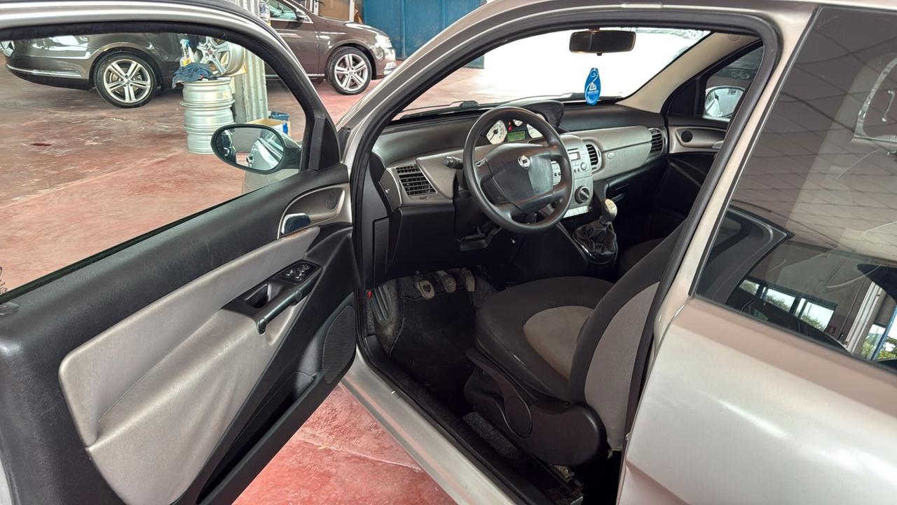 Lancia Ypsilon 1.2 Argento