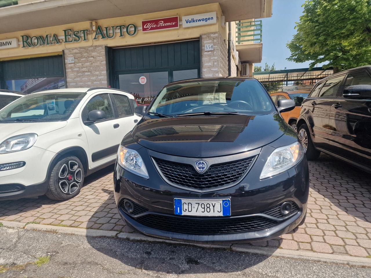 Lancia Ypsilon 1.0 FireFly 5 porte S&S Hybrid Ecochic Silver