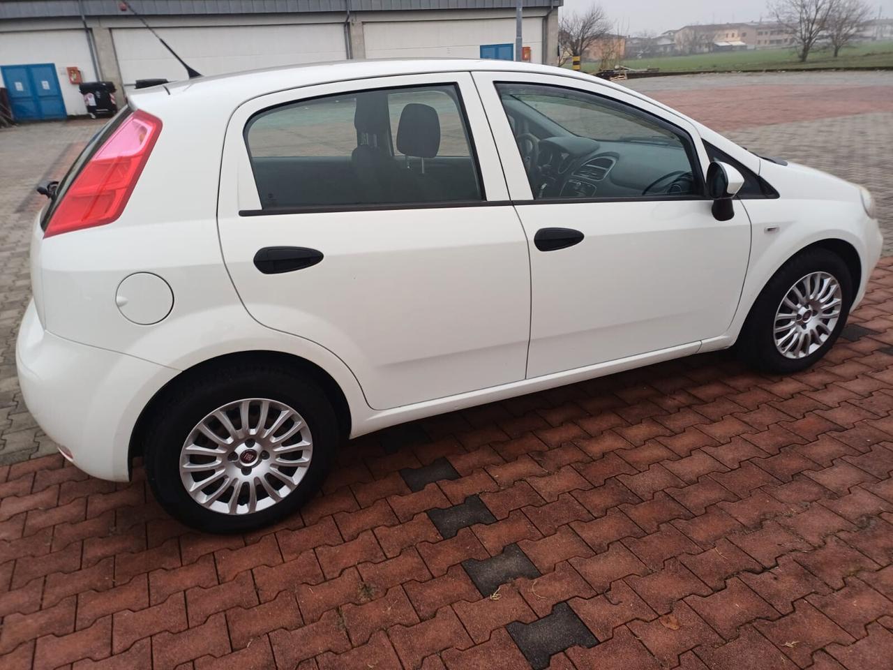 Fiat Punto 1.3 MJT II SeS 95 CV 5P Lounge