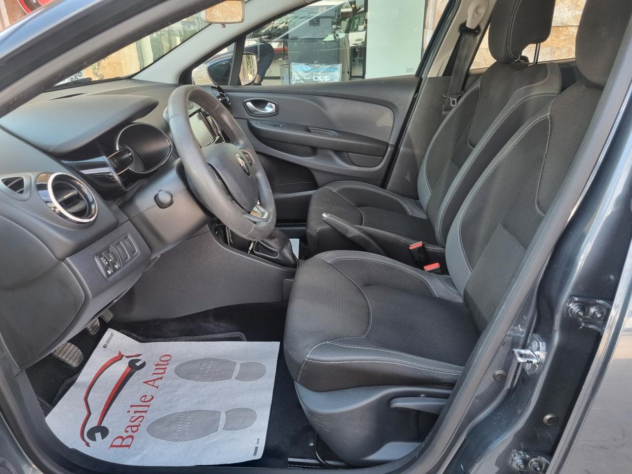 Clio IV 2017 1.2 16v Zen 75cv