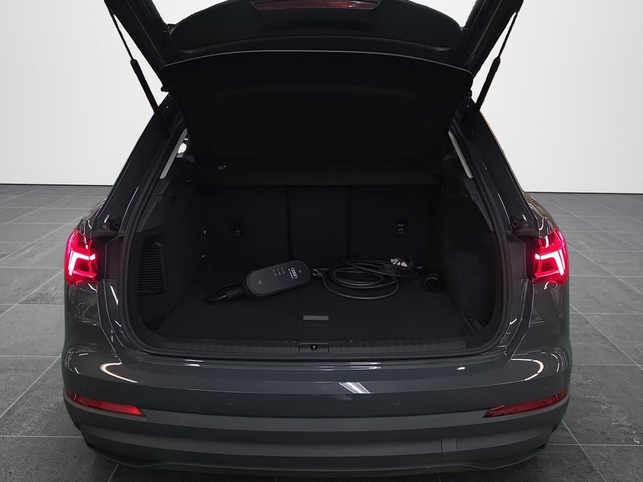 Audi Q3 45 TFSI e S tronic Business