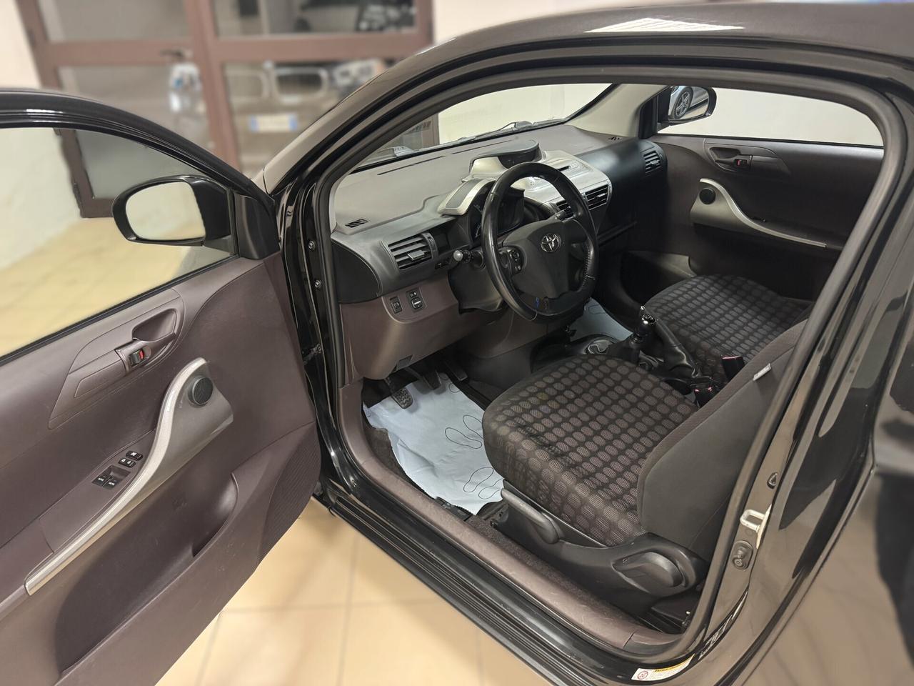 Toyota iQ 1.4 DIESEL