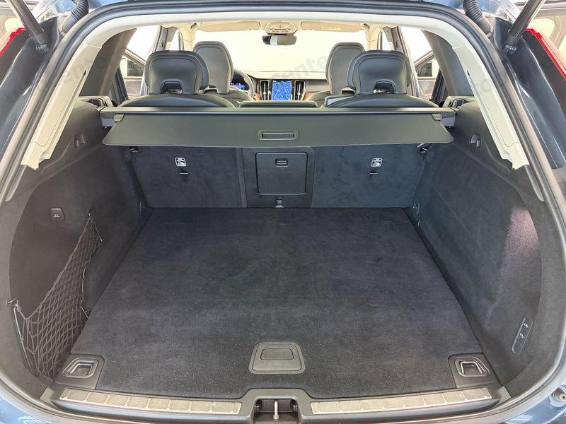Volvo XC60 XC60 T6 PLUG IN RECHARGE PHEV ULTIMATE DARK AWD AUT