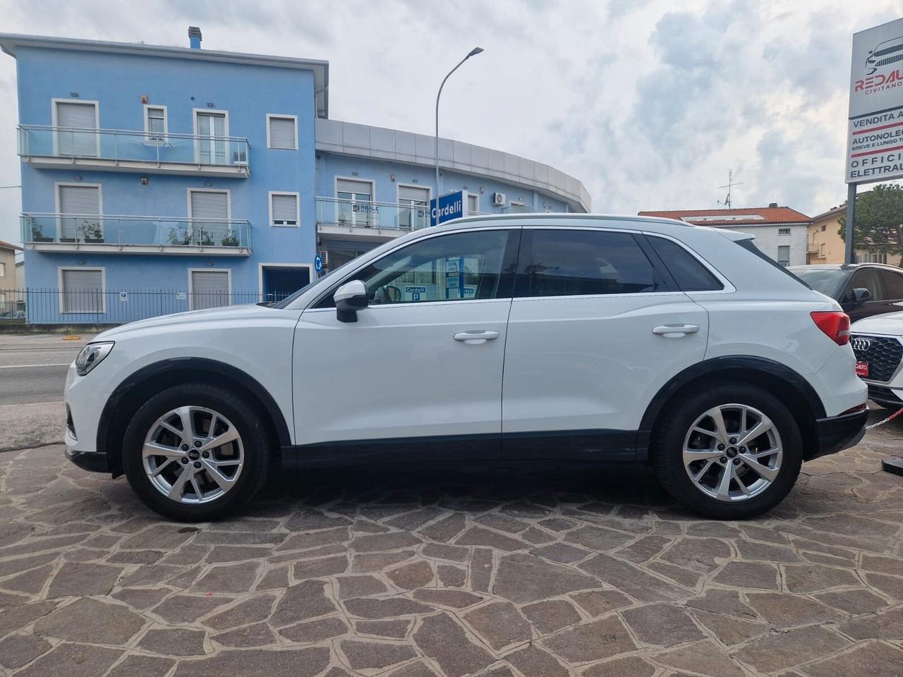 Audi Q3 40 TDI quattro S tronic Business Advanced