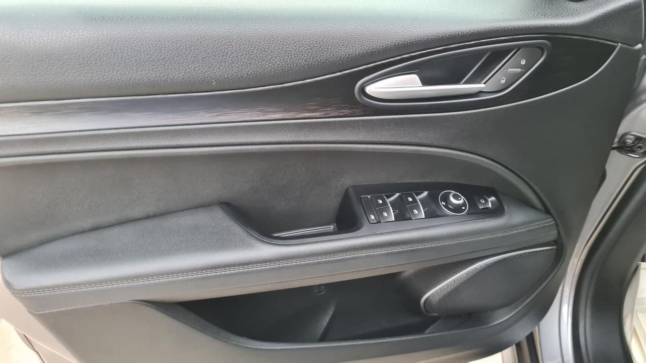 Alfa Romeo Stelvio 2.2 Turbodiesel 150 CV AT8 RWD Business