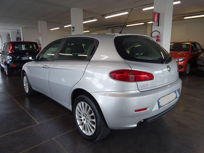 Alfa Romeo 147 147 1.9 JTD M-JET 16V 5 porte Dist.