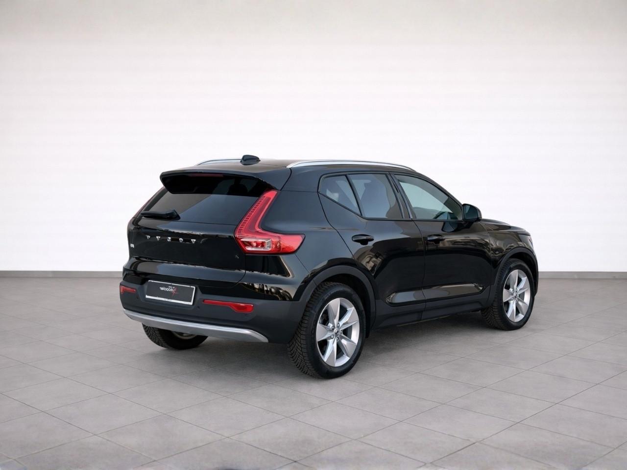 VOLVO XC40 B3 CORE AUTO