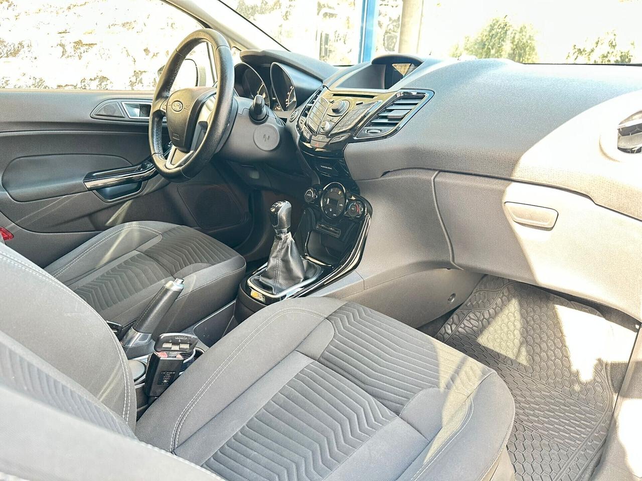 Ford Fiesta 1.5 TDCi 75CV 5 porte Titanium