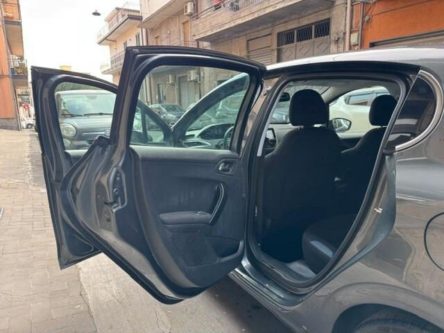 Peugeot 208 1.4 HDi 68 CV 5 porte Allure