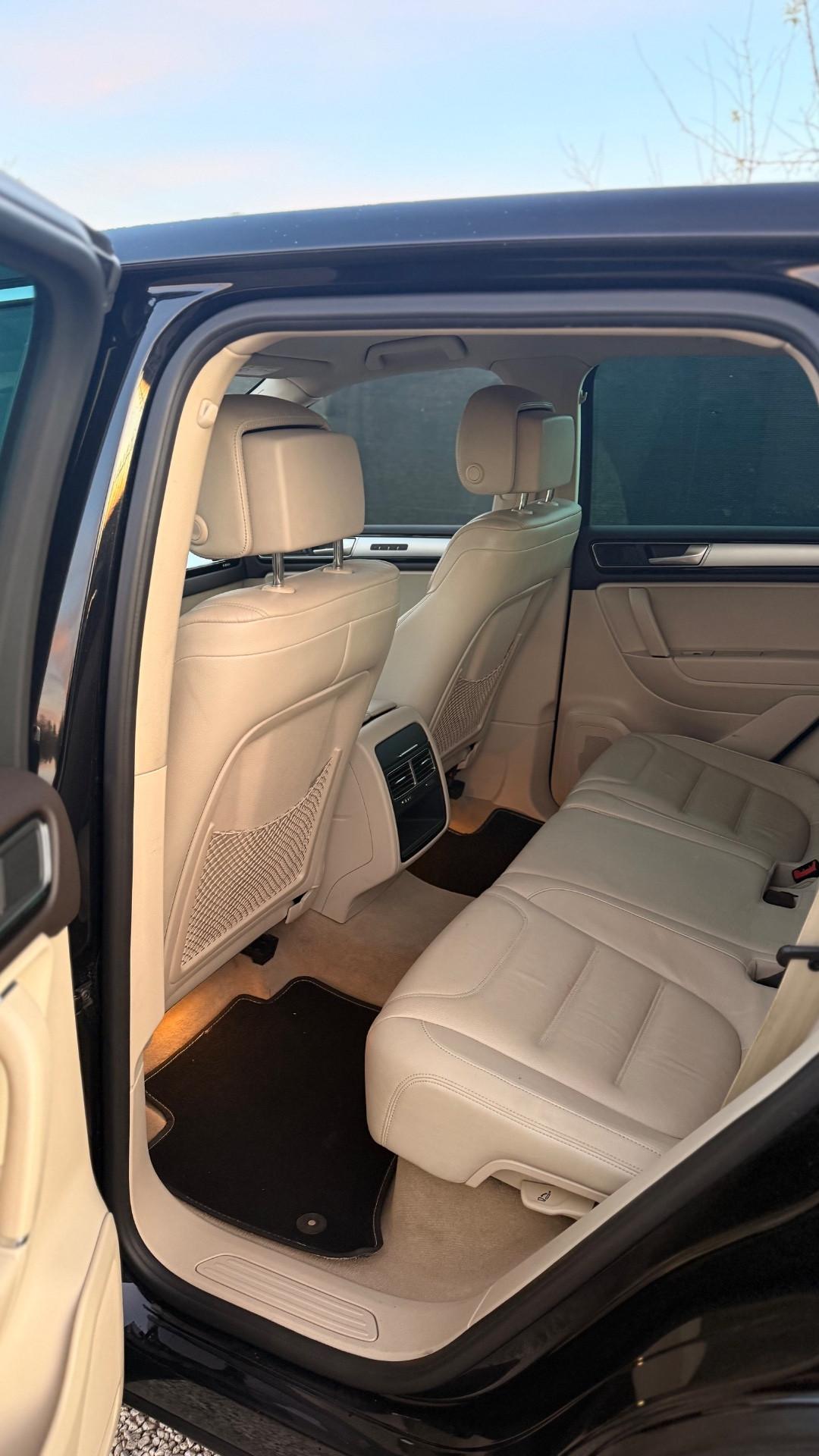 Volkswagen Touareg 3.0 TDI 262 CV tiptronic BlueMotion Sport R line