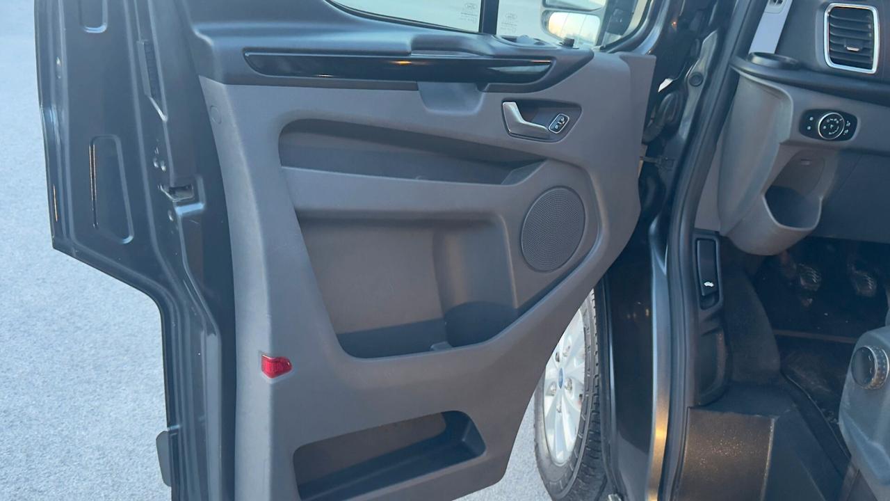 Ford Transit Custom 300 2.0 TDCi 170 CV PL -DC Titanium