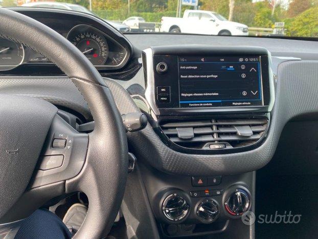 PEUGEOT 208 PureTech 82 Stop&Start 5 porte Signa