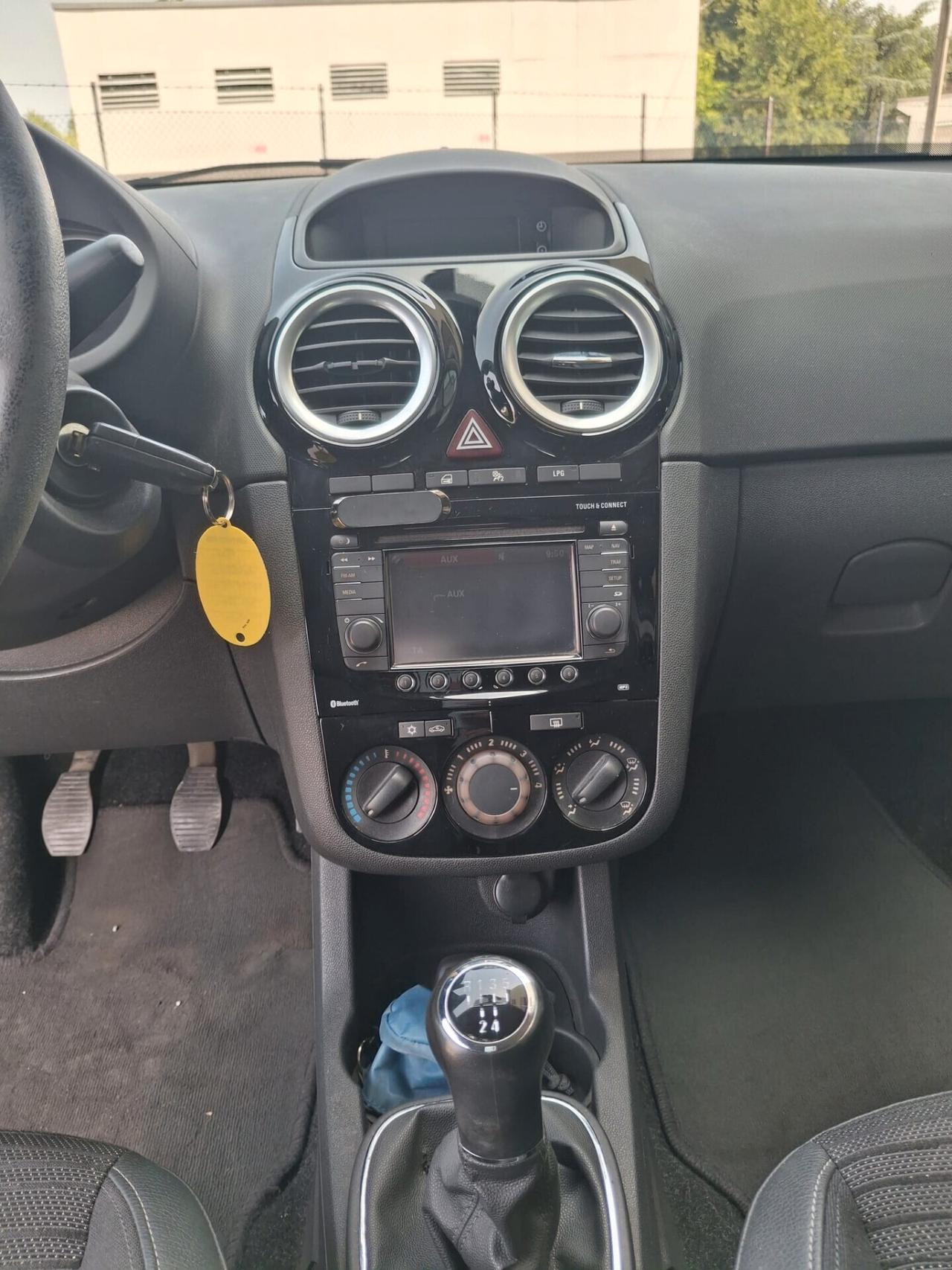 Opel Corsa 1.2 85CV 3 porte GPL-TECH b-color